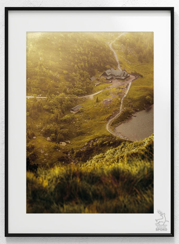SAMOTNIA Shire plakat od Jelenia jest SPOKO_wiz