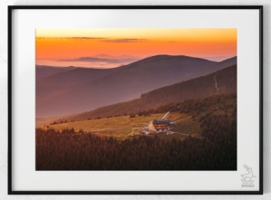 Schronisko Strzecha Akademicka Jesienny wschód plakat od Jelenia jest SPOKO_wiz