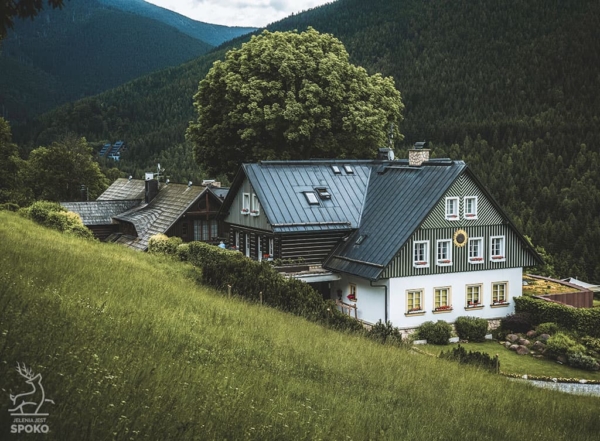 Bouda Słoneczko plakat od Jelenia jest SPOKO_full