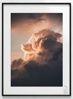 CHMURY Nadchodzi plakat od Jelenia jest SPOKO_wiz