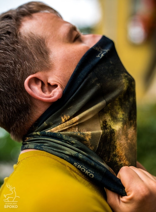 Komin wielofunkcyjny Leśna Piramida od Jelenia jest SPOKO Komin wielofunkcyjny Leśna Piramida od Jelenia jest SPOKO