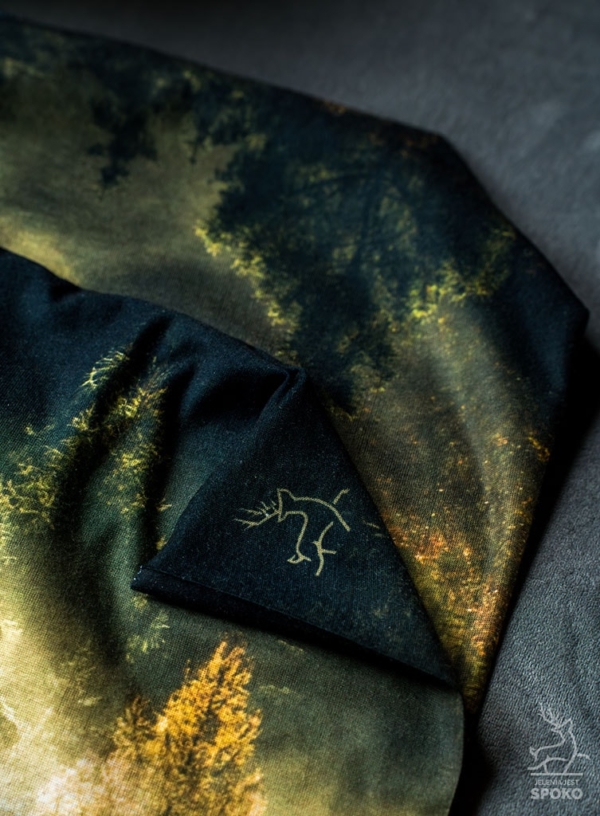 Komin wielofunkcyjny Leśna Piramida od Jelenia jest SPOKO Komin wielofunkcyjny Leśna Piramida od Jelenia jest SPOKO