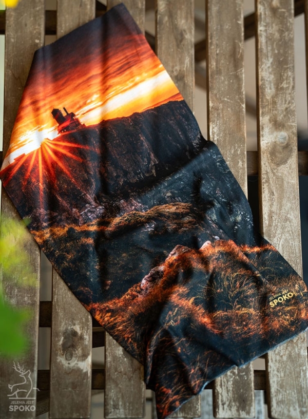 Komin wielofunkcyjny od Jelenia jest SPOKO ze wzorem Śnieżne Kotły w Karkonoszach