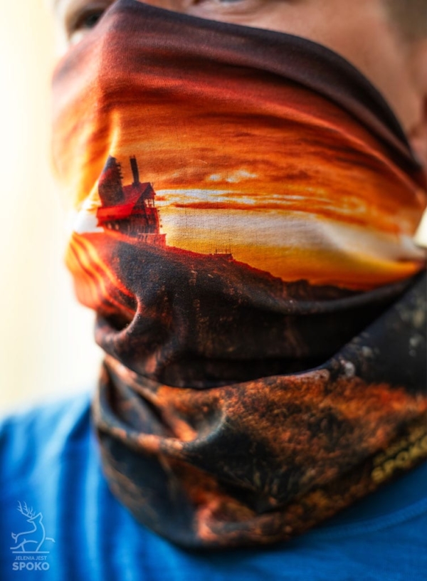 Komin wielofunkcyjny od Jelenia jest SPOKO ze wzorem Śnieżne Kotły w Karkonoszach