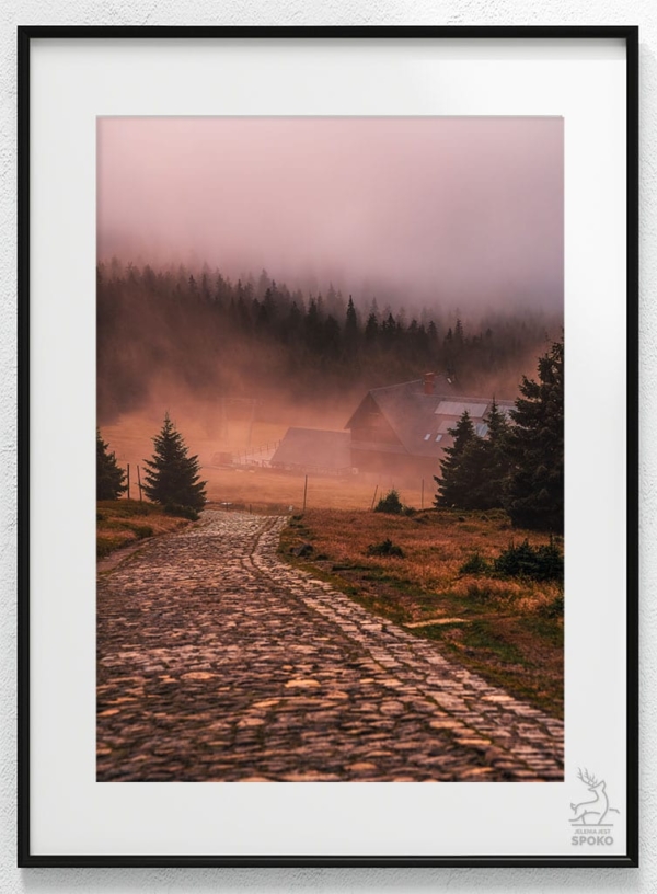 SCHRONISKO Hala Szrenicka w mgłach plakat od Jelenia jest SPOKO_wiz