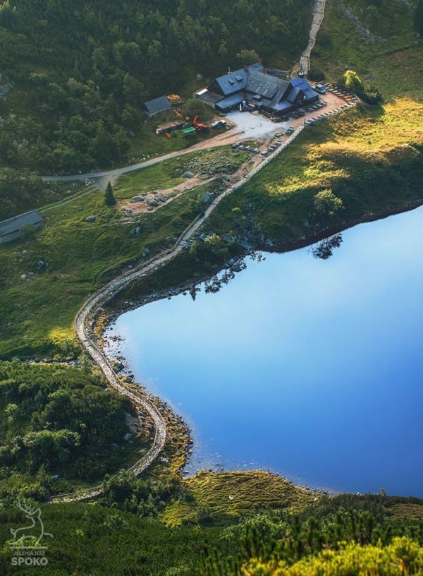 SCHRONISKO Samotnia Lazurowe wybrzeże 1 plakat od Jelenia jest SPOKO_full