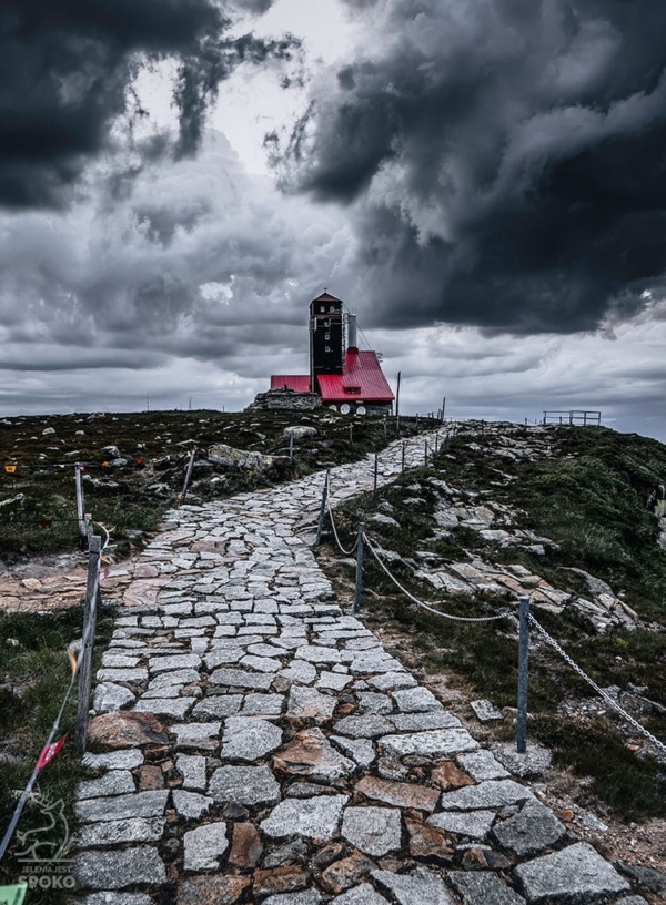 ŚNIEŻNE KOTŁY Burzowe 1 plakat od Jelenia jest SPOKO_full