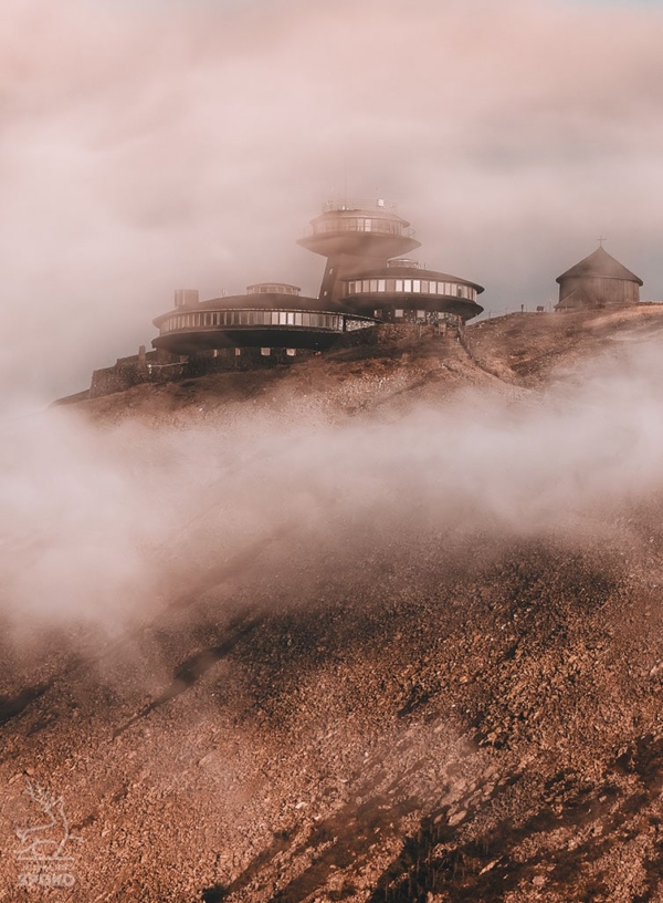 ŚNIEŻKA Marsowe Wzgórze plakat od Jelenia jest SPOKO_full ŚNIEŻKA Marsowe Wzgórze plakat od Jelenia jest SPOKO_full