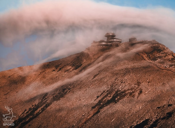 ŚNIEŻKA Marsowe Wzgórze1 plakat od Jelenia jest SPOKO_full