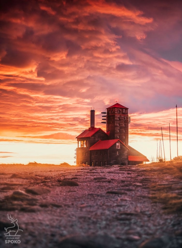 Śnieżne Kotły Narodziny poranka plakat od Jelenia jest SPOKO_full