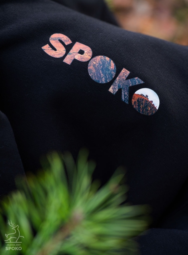 Czarna Bluza SPOKO z motywem Śnieżka Skalista od Jelenia jest SPOKO
