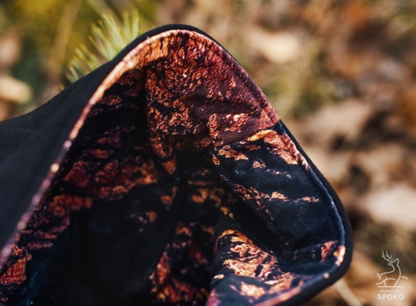 Czarna Bluza SPOKO z motywem Śnieżka Skalista od Jelenia jest SPOKO