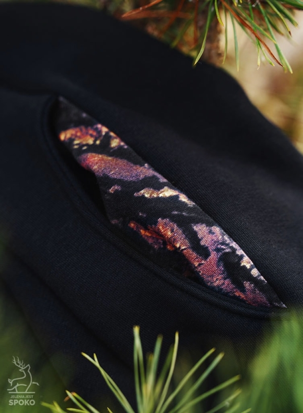 Czarna Bluza SPOKO z motywem Śnieżka Skalista od Jelenia jest SPOKO