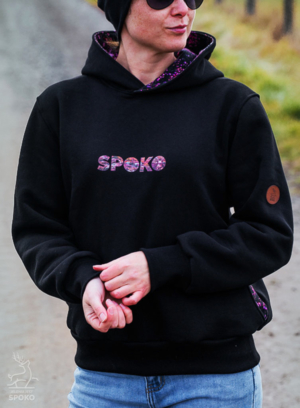 Czarna Bluza SPOKO z motywem karkonoskie wrzosy od Jelenia jest SPOKO