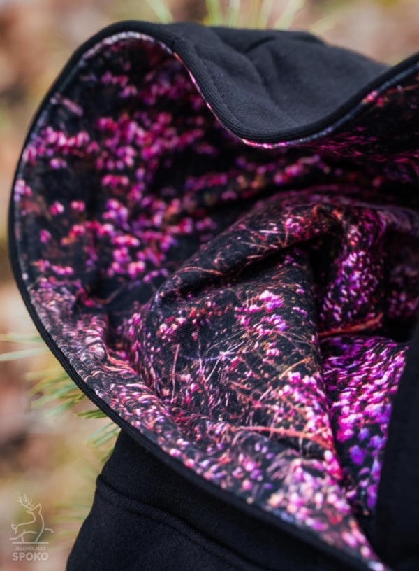 Czarna Bluza SPOKO z motywem karkonoskie wrzosy od Jelenia jest SPOKO