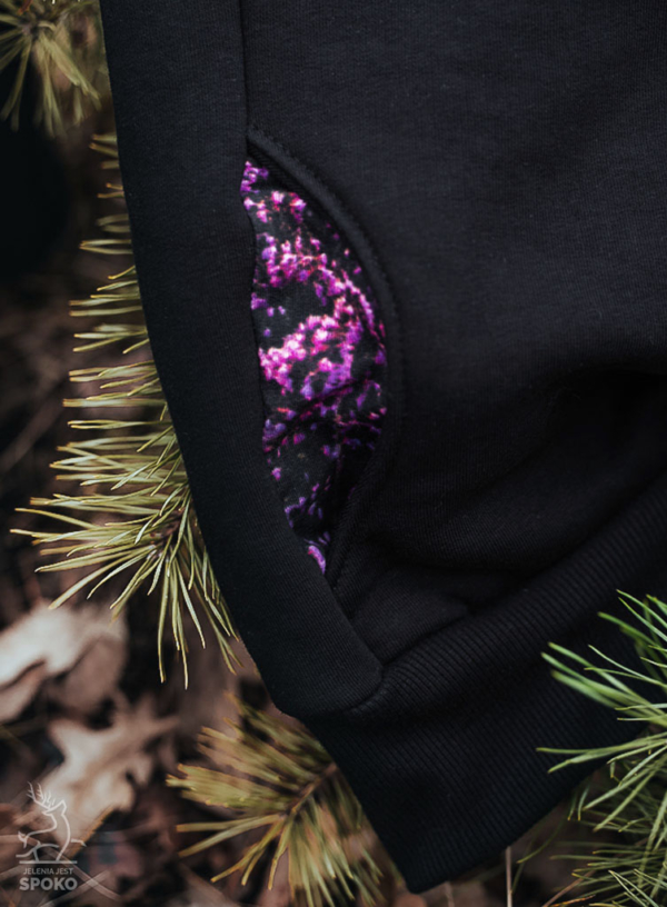 Czarna Bluza SPOKO z motywem karkonoskie wrzosy od Jelenia jest SPOKO