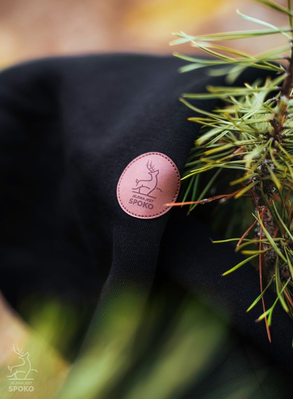 Czarna Bluza od Jelenia jest SPOKO