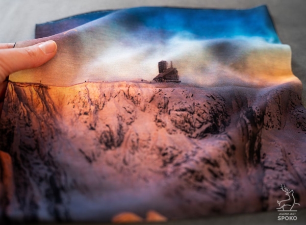 Komin wielofunkcyjny Śnieżne Kotły od Jelenia jest SPOKO