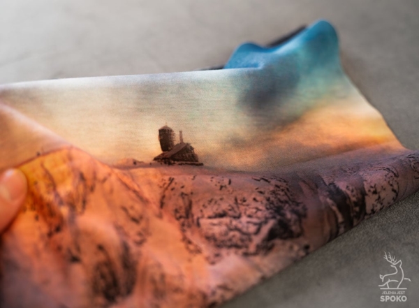 Komin wielofunkcyjny Śnieżne Kotły od Jelenia jest SPOKO