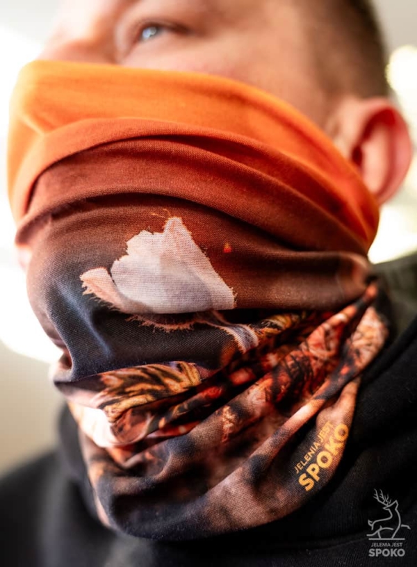 Komin wielofunkcyjny Sasanka od Jelenia jest SPOKO