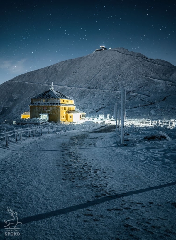 ŚNIEŻKA Żółta łódź podwodna_full ŚNIEŻKA Żółta łódź podwodna_full