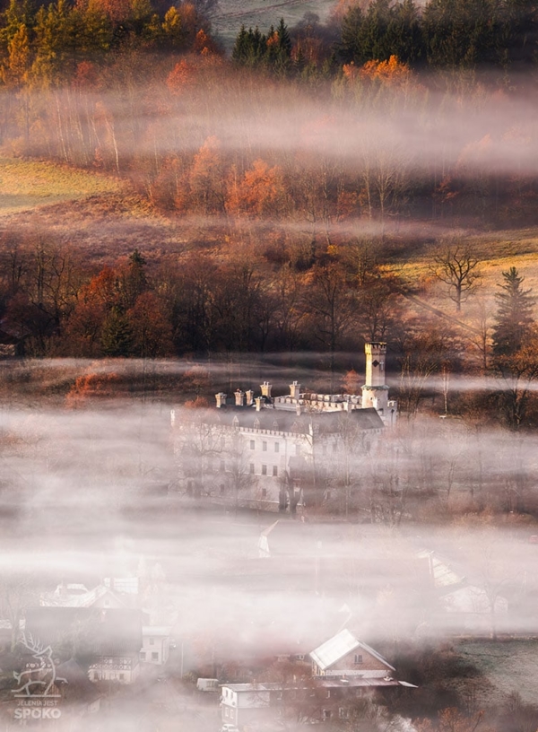 ZAMEK KARPNIKI Pośród mgieł 1_full